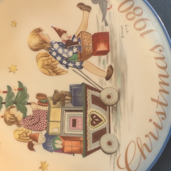 Vintage Christmas 1980 "Parade into Toyland" Collector's Plate - Picture 3 of 5